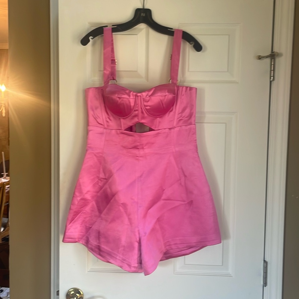 Absolutely amazing jumpsuit!  Super cute.